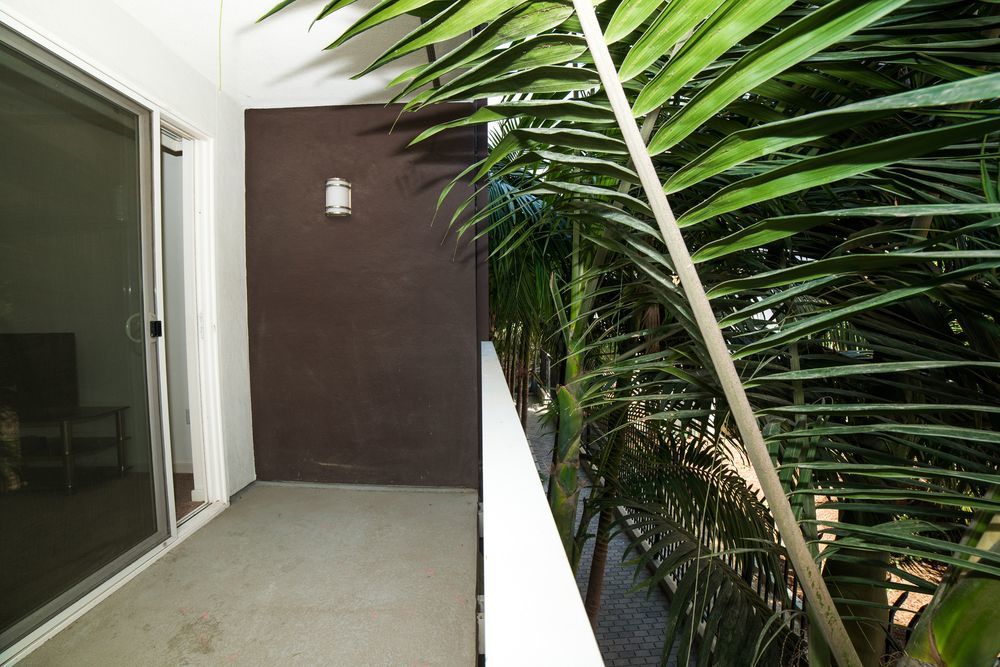 C. Allen Suites Hotel Los Ángeles